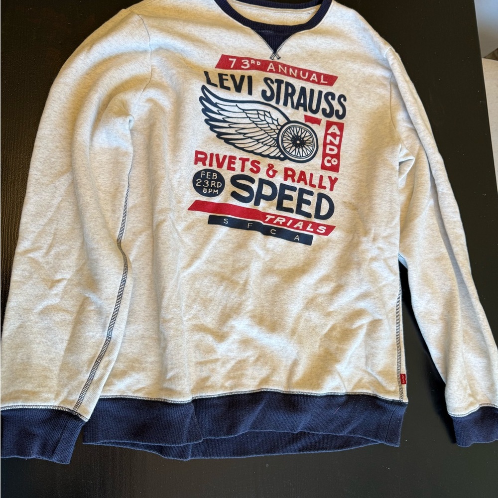 Levi's Gray Crewneck Sweater Sporty Design